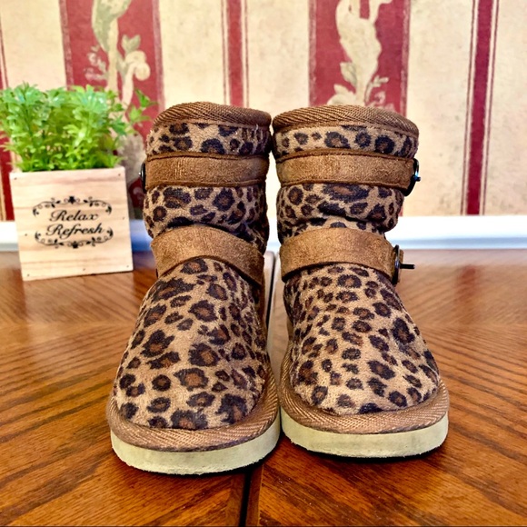 toys r us Other - Toys R Us | HP🎉 Girls Leopard Print Boots Size 7